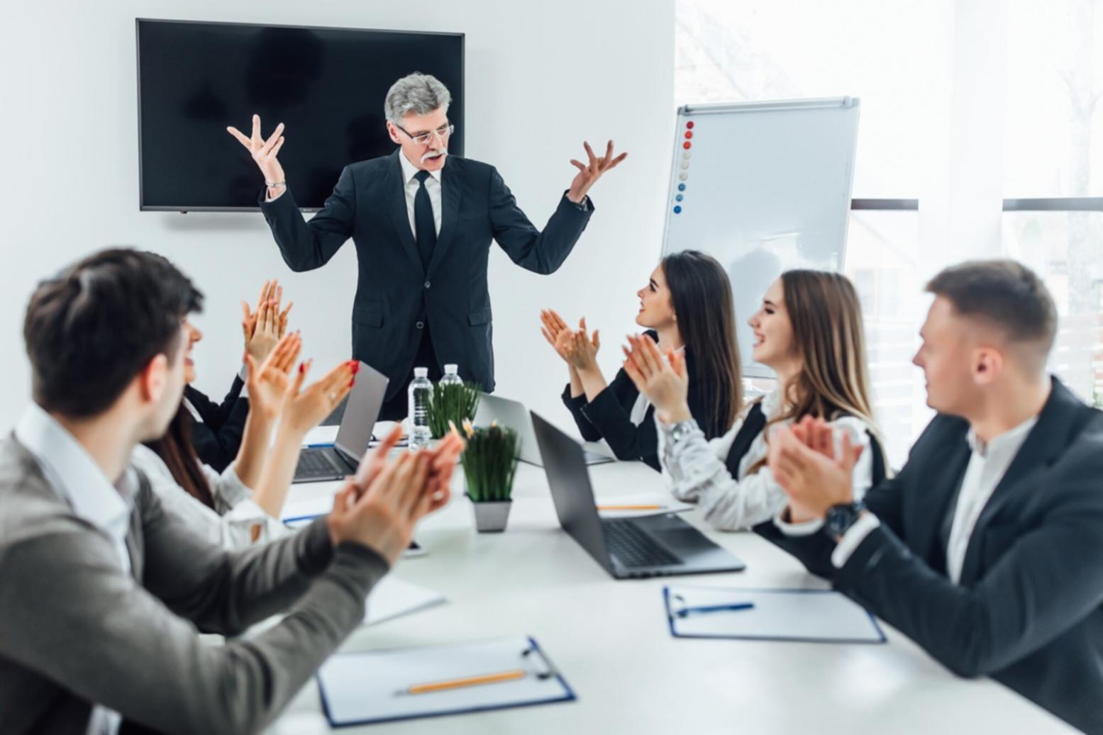 Analyse de données financières avec graphiques et ratios de performance